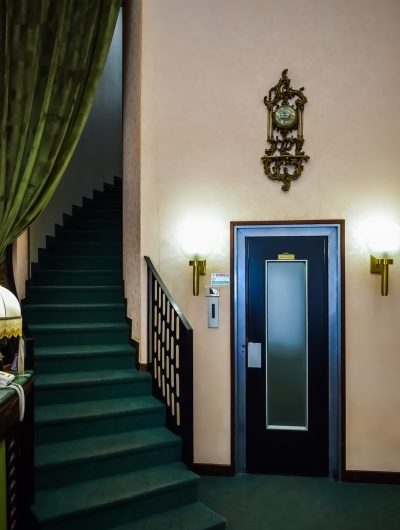 hotel, hall, stairs-3771325.jpg